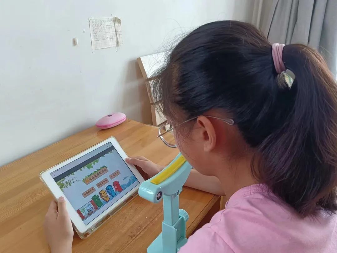 大手拉小手创建文明城怎样拍,小手拉大手共创文明城汇报材料