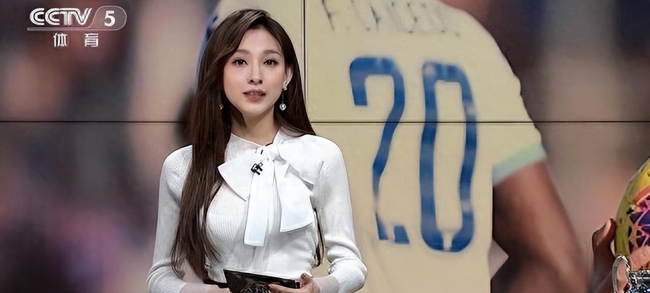 她是央视学霸级美女主持人,她是央视主持人