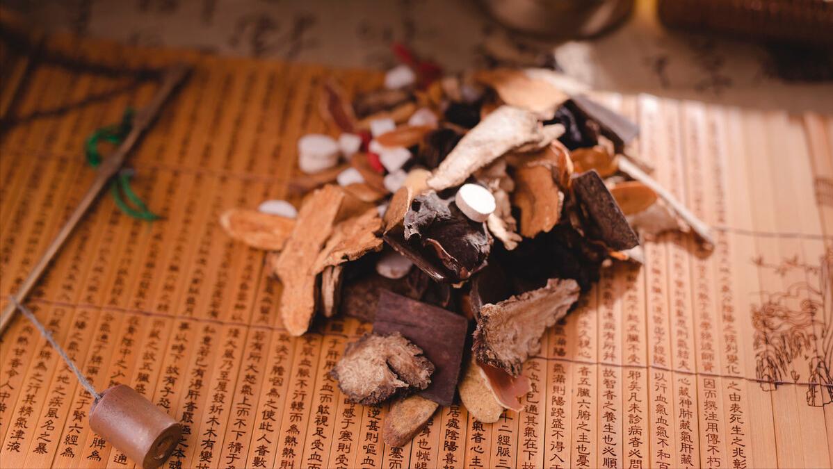 阴痒难忍，湿热下注！一张经典方剂，清利湿热，杀虫止带