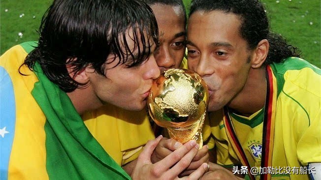 三十而立却选择激流勇退离开皇马的卡卡，还有其他更好的选择吗？