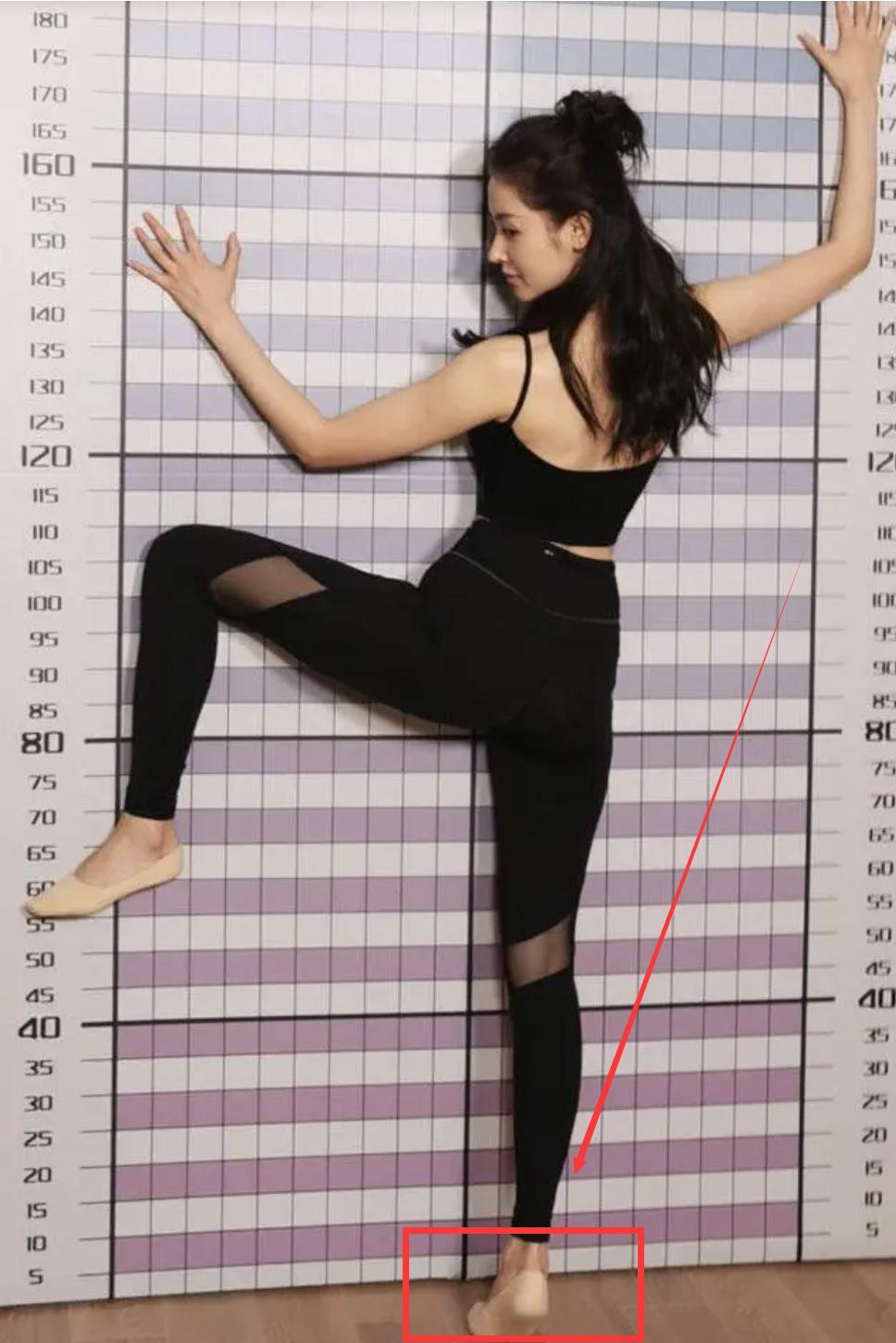 娱乐圈还有哪些假臀假肌肉,假臀假肌肉假肩膀的明星们