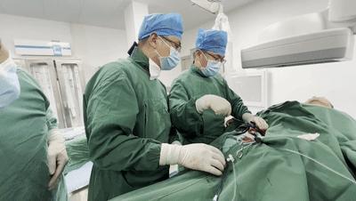 拆弹腹主动脉瘤,腹主动脉瘤隔绝术国内首例