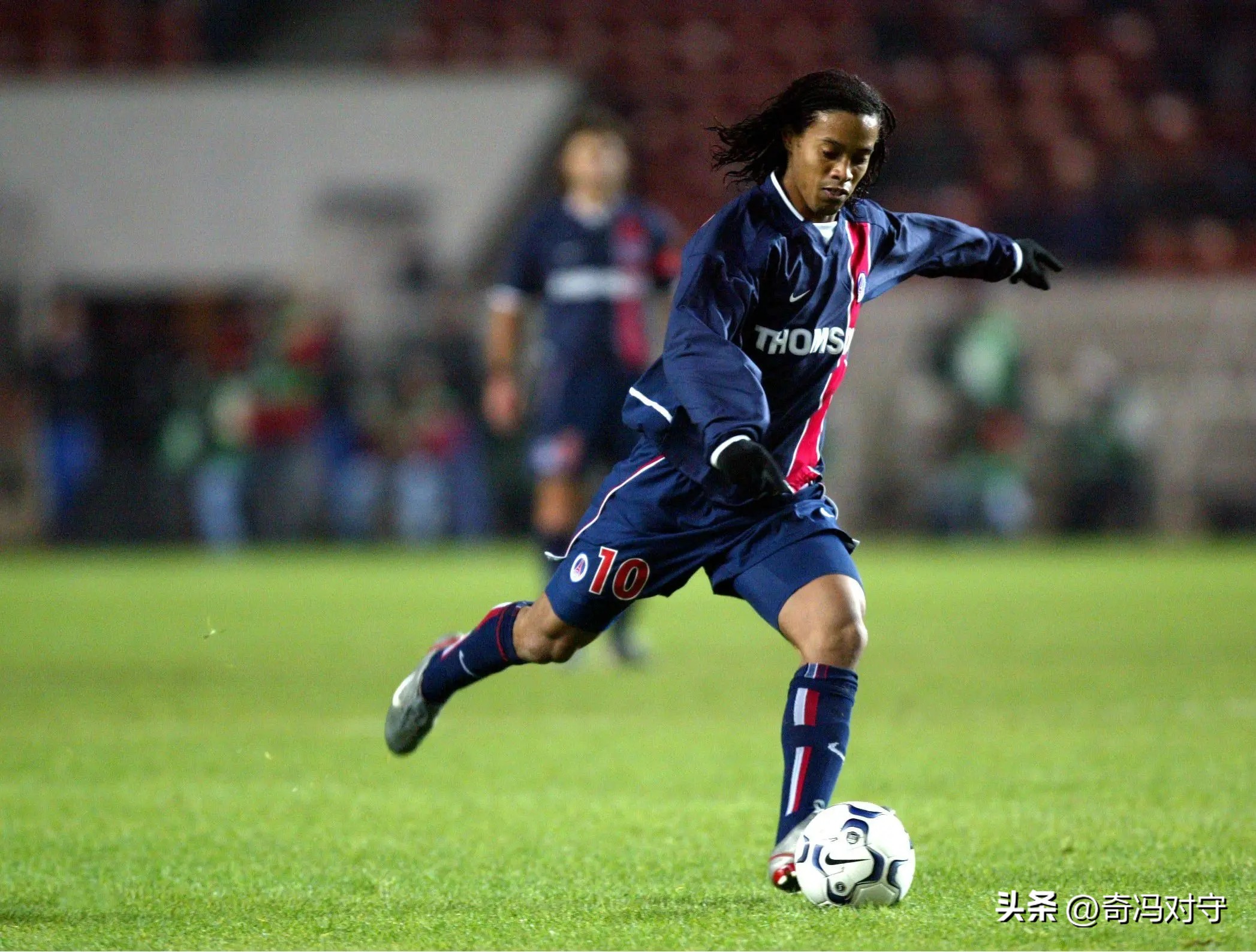 卡塔尔世界杯风云人物,罗纳尔迪尼奥与梅西卡塔尔相遇