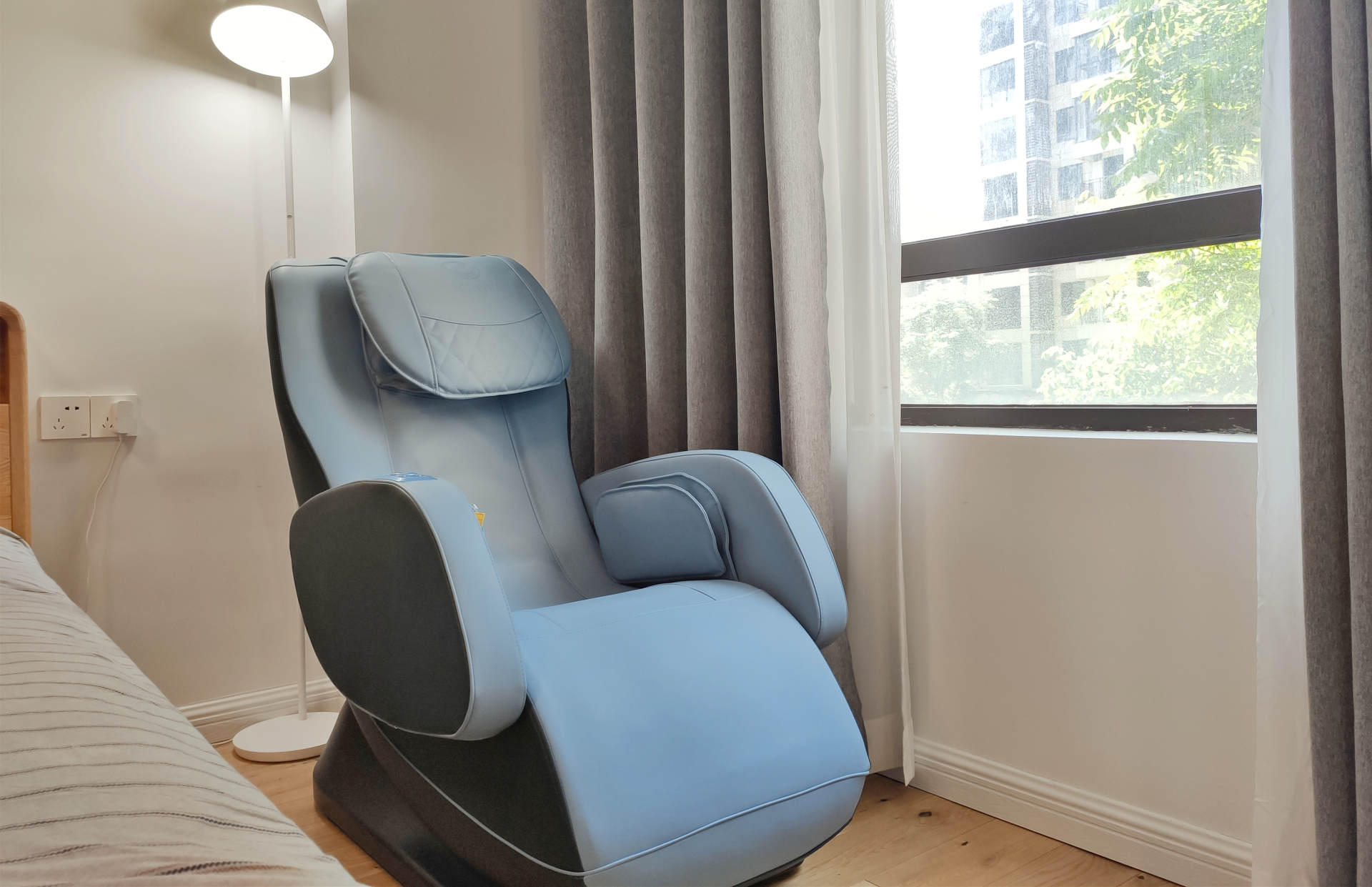 如何给老人选择按摩椅,老年人适合用按摩椅吗