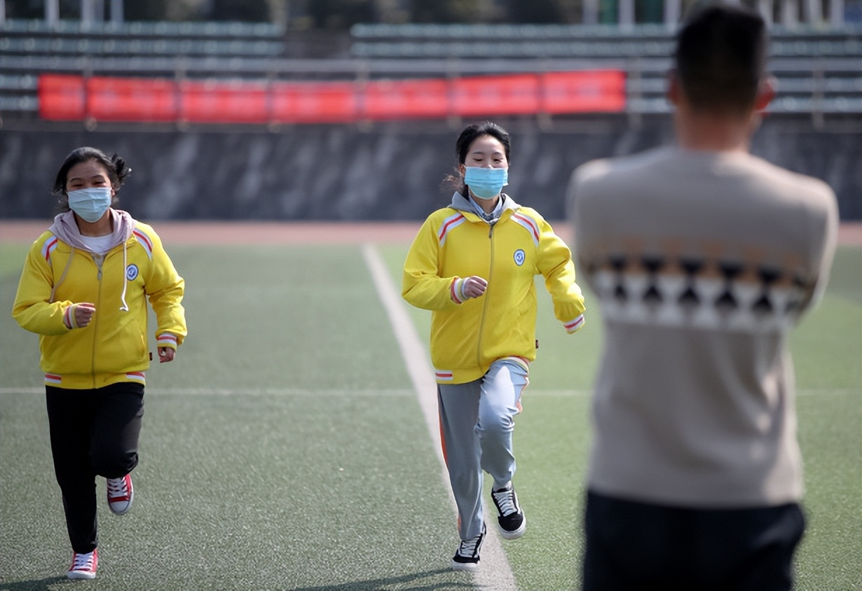 体育老师公认“省力”跑步法,3个技巧轻松到终点,学生提前了解