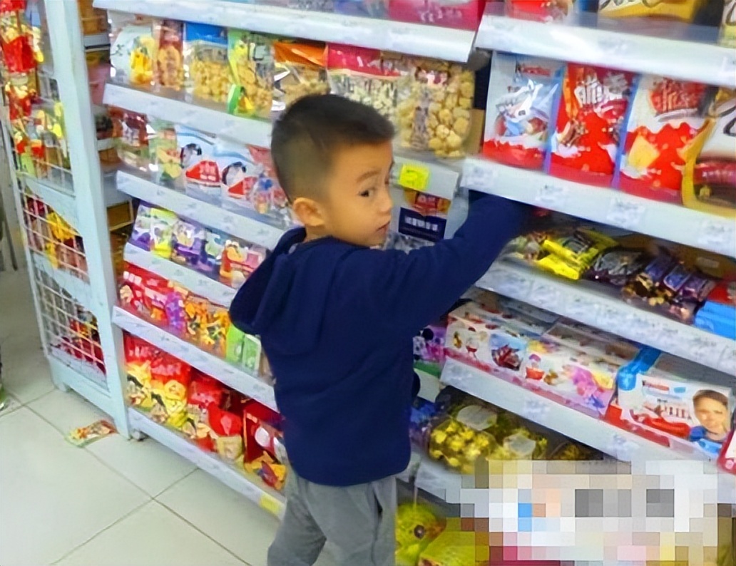 孩子总“偷”东西?心理学家:道德感形成,年龄不同处理方式不同