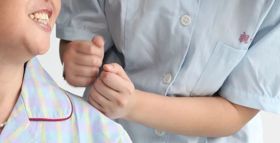 用爱坚守，用心呵护|男性养老护理员是怎样炼成的