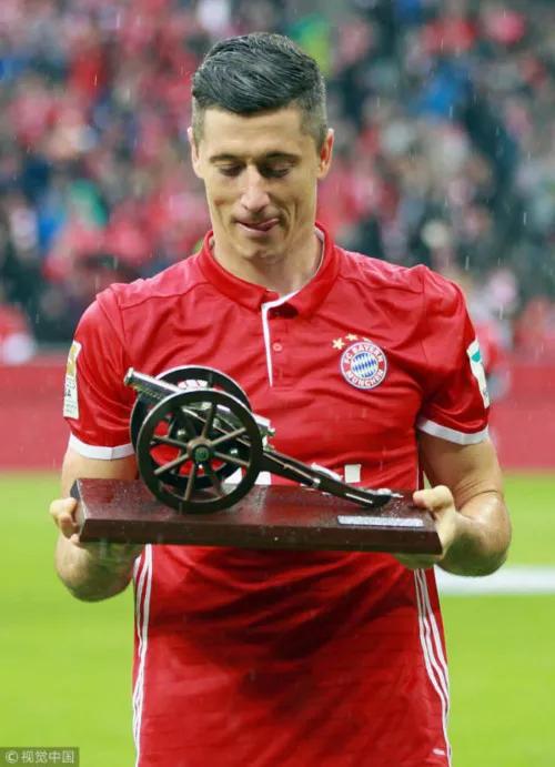 世界足球先生莱万,莱万多夫斯基九五至尊全场