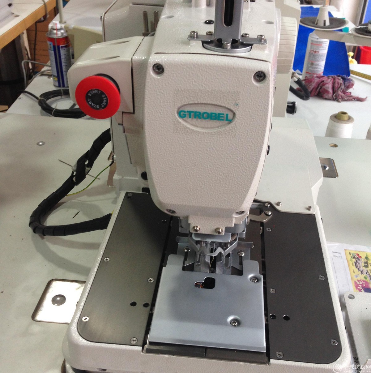 缝纫机锁边机线路过密维修教程,老式缝纫机锁眼机不往前走怎么办