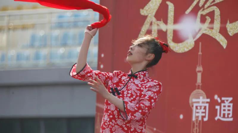 “蓝”课堂、美之韵||舞姿翩翩融技艺，青春璇美向未来