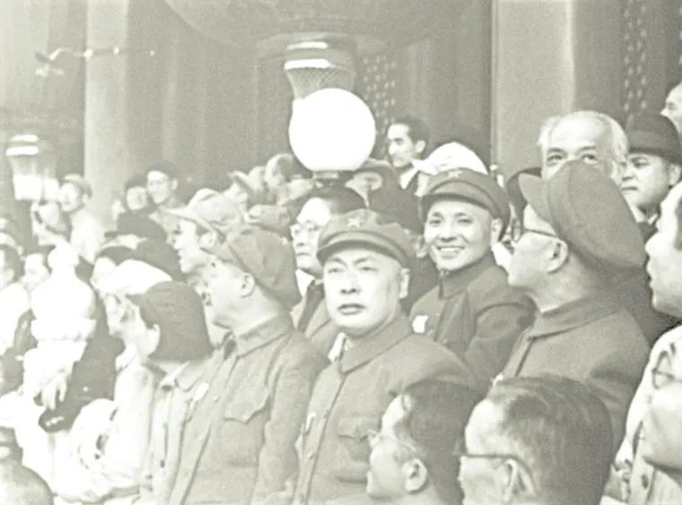 缅怀，*小平邓**逝世25周年！*小平邓**：我是中国人民的儿子