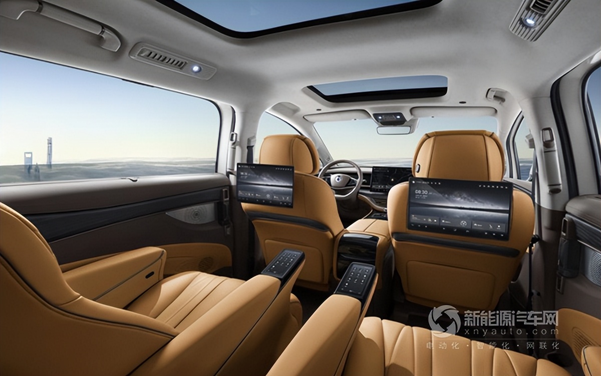 腾势d9创始版四座车型亮相,家用mpv新选择腾势d9预售45万起