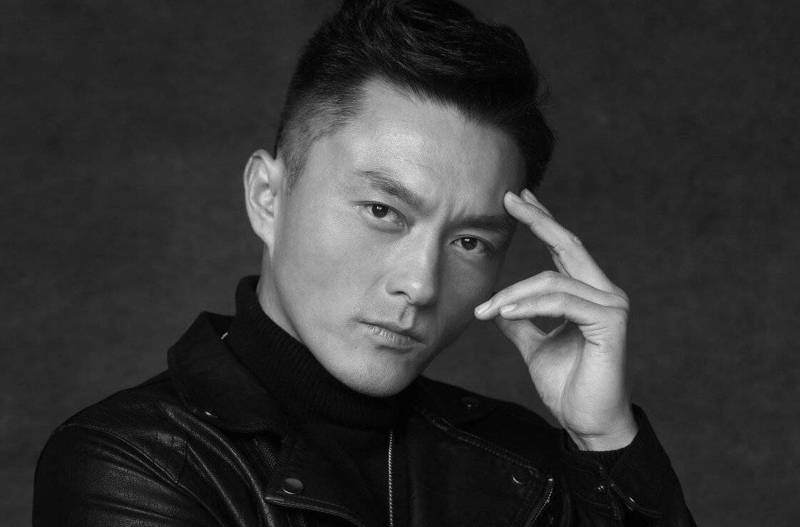 香港知名男星刑满出狱！满脸愁容事业受重创，将娶富贵女友为妻