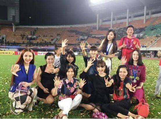 国足太太们颜值逆天,2021日本国足太太团