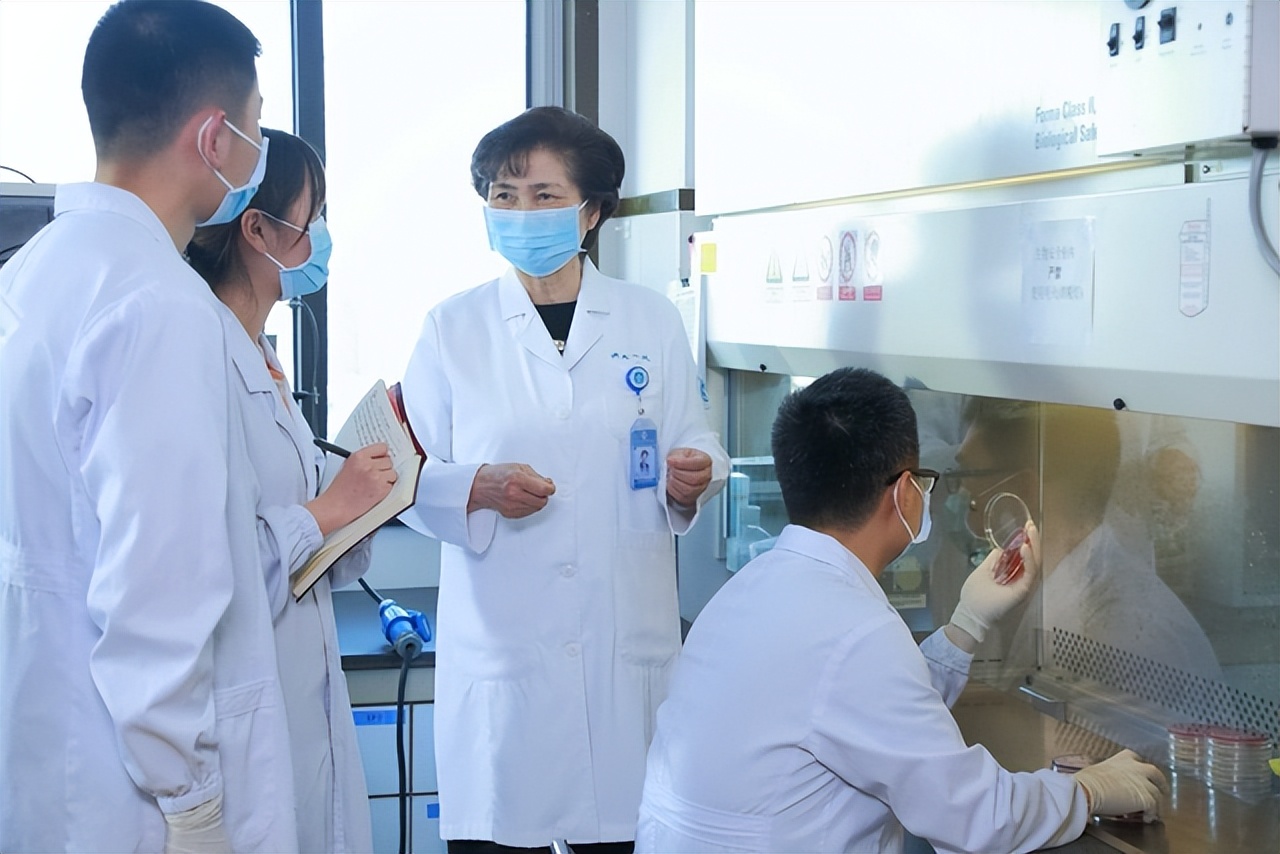 李兰娟回应无症状患者也会传染吗,李兰娟称无症状不是病