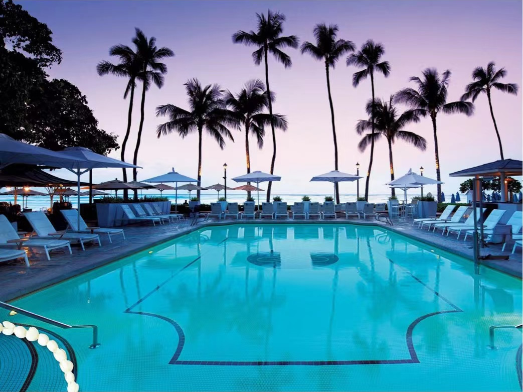 夏季多巴胺配色穿搭,以白色为底色的多巴胺穿搭