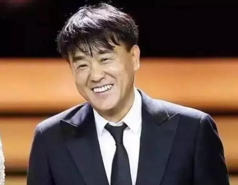 24年后再看何冰，才明白一顿饭就把老婆娶回家，到底有多幸运