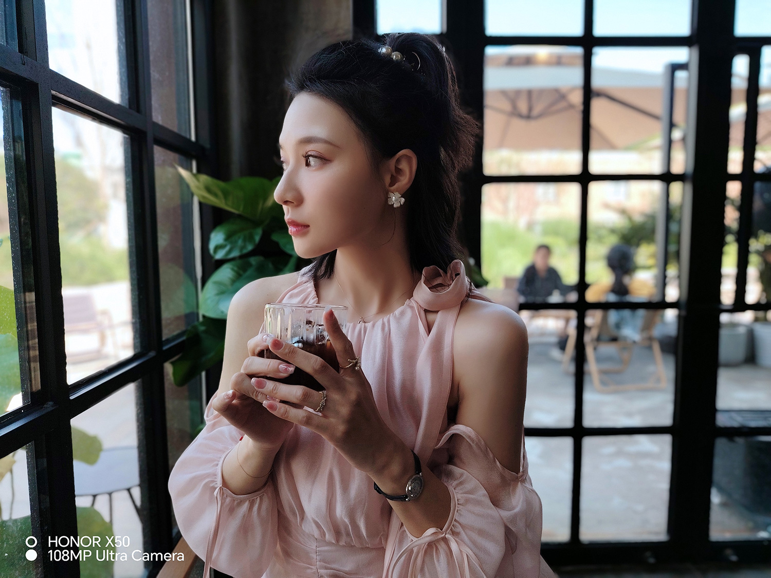 荣耀x50录像自拍镜像,荣耀x50拍照有潜望式长焦吗