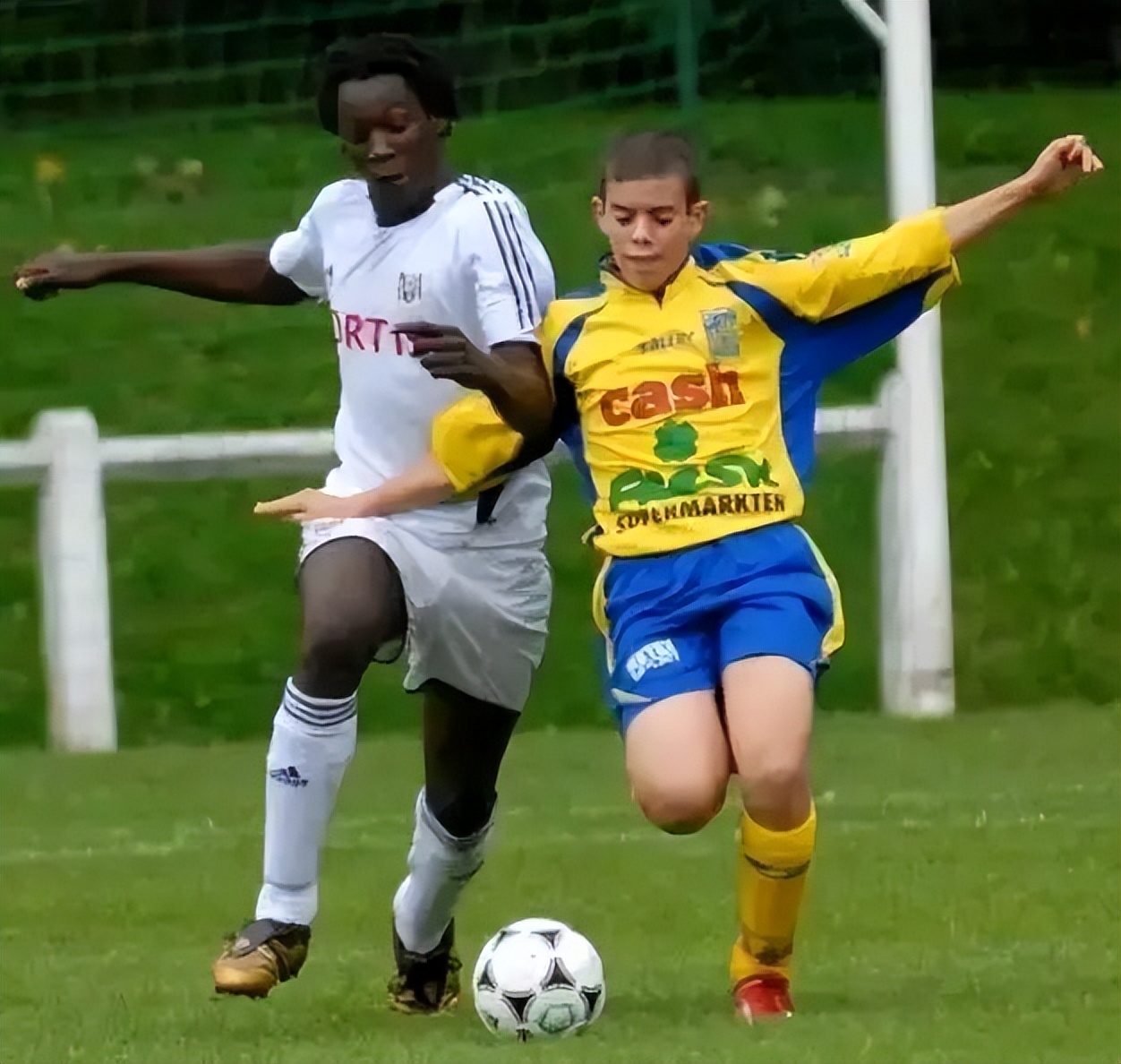 卢卡库喝牛奶,卢卡库从小喝兑水牛奶