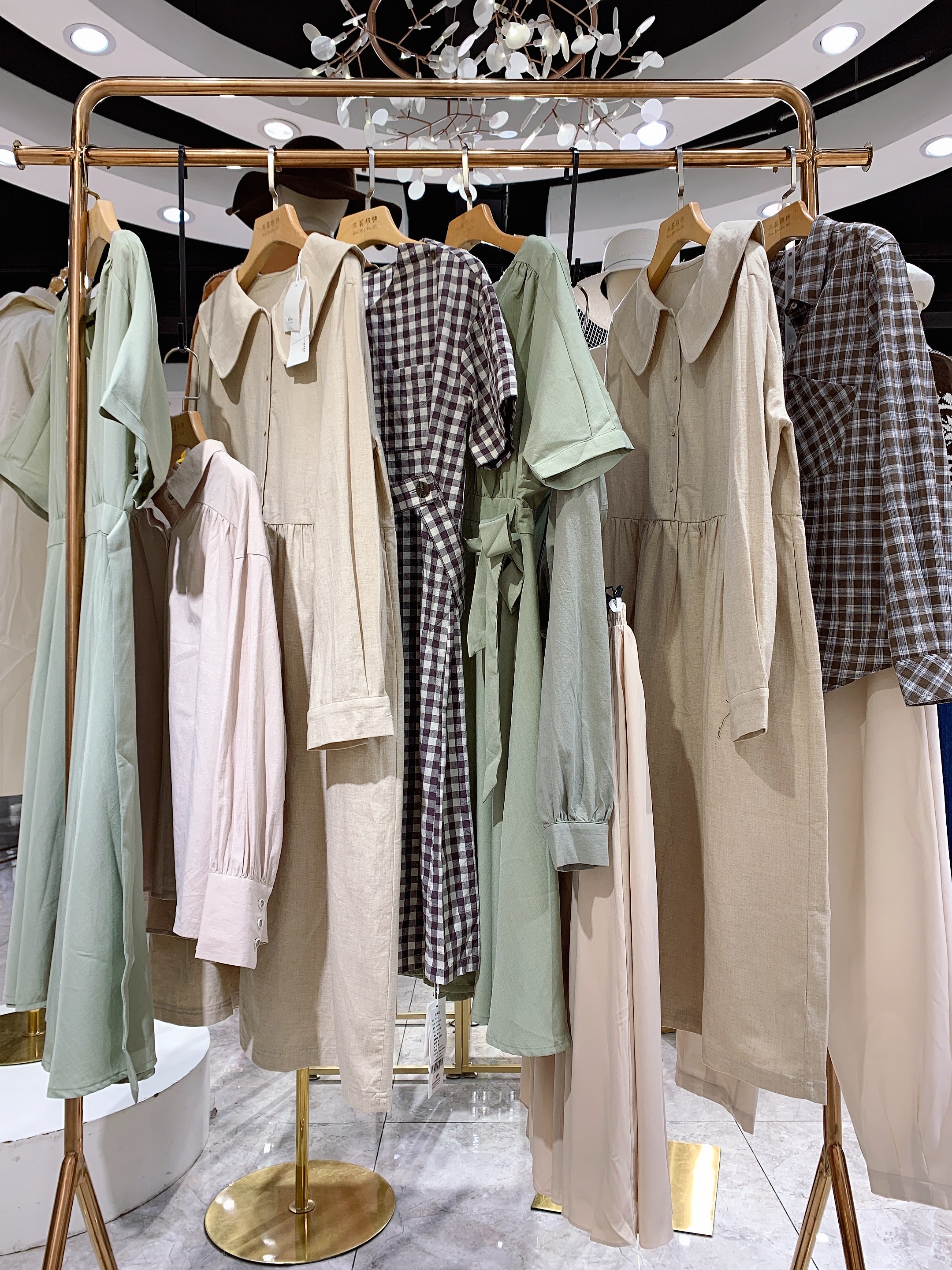 supreme白色运动套装,supreme2022新款牛仔外套