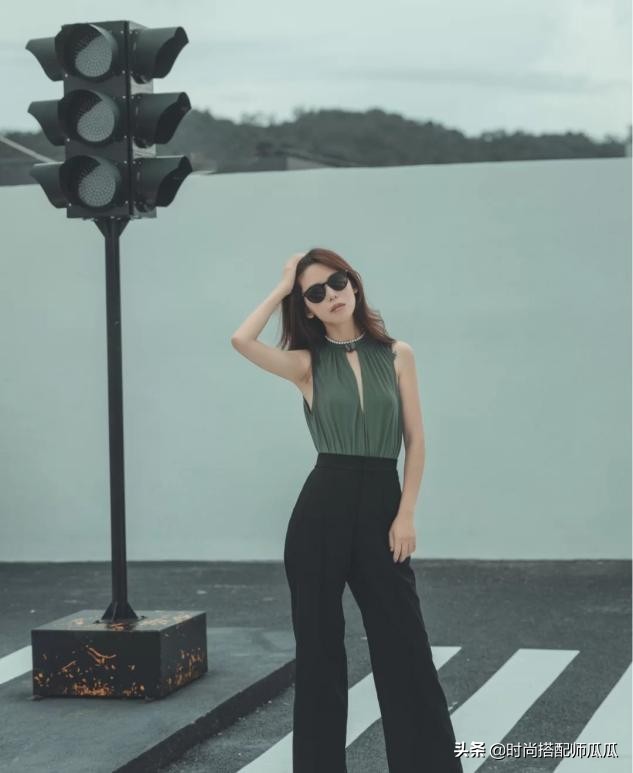 泳衣遮腿裤子怎么搭配,泳衣搭配裤子外穿