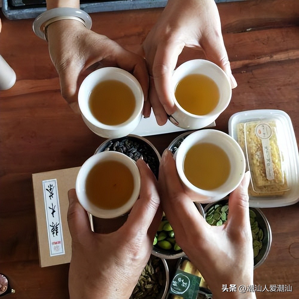 爱喝茶的潮汕人，你知道茶具上的“寒夜客来茶当酒”是什么意思吗
