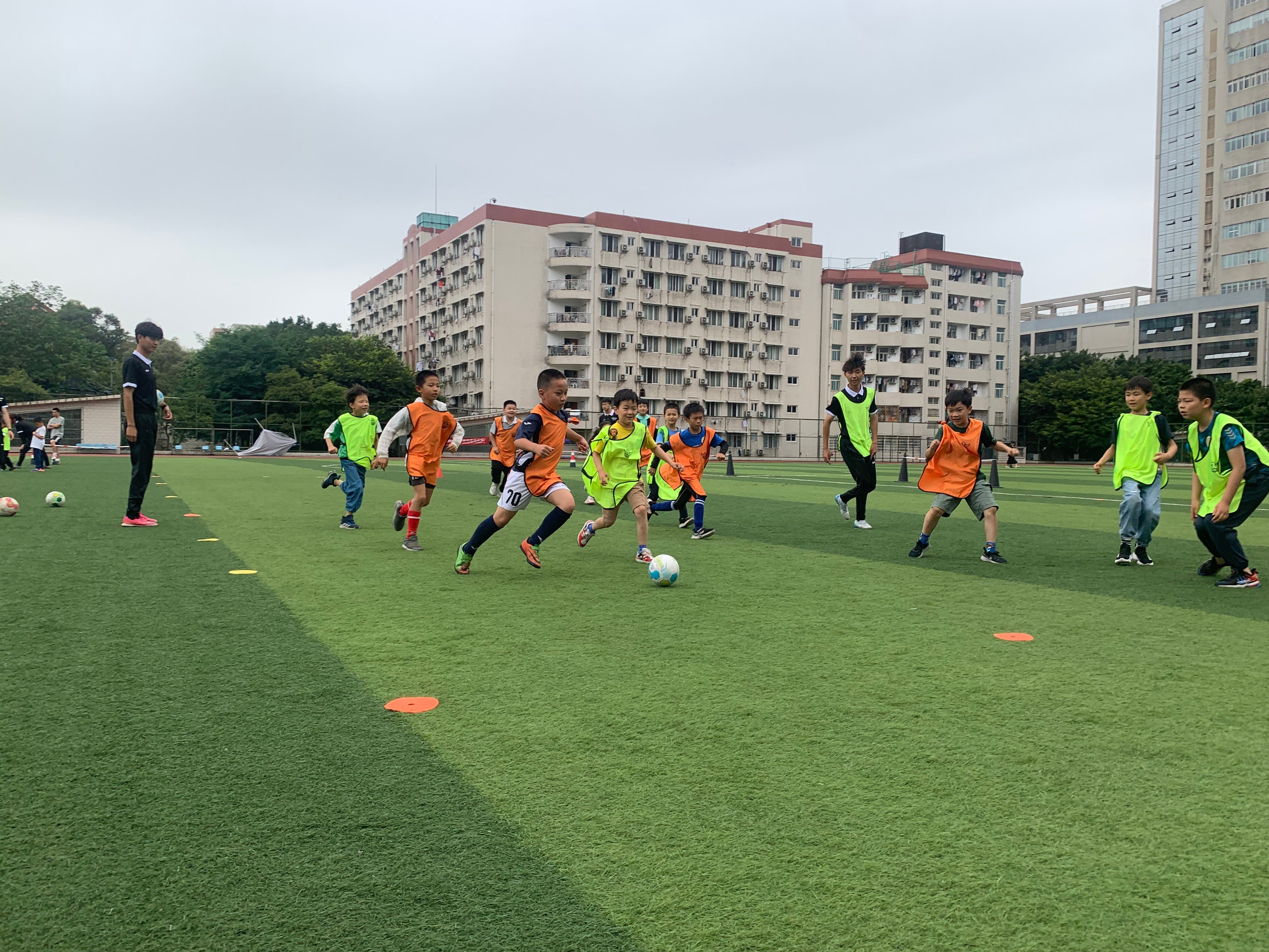 爱成都迎大运趣味嘉年华,成都青少年足球比赛