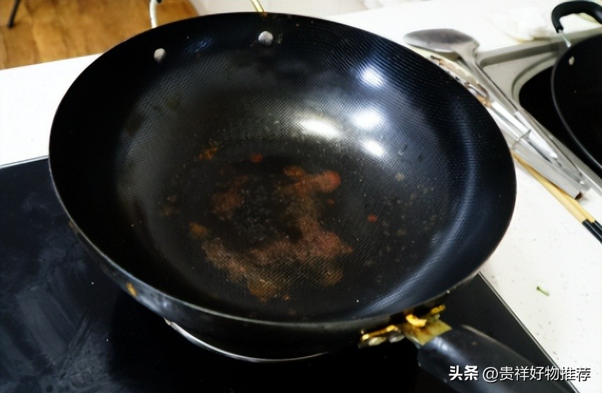 铁锅烧干生锈怎么清洗,铁锅生锈怎么洗都不干净能炒菜吗