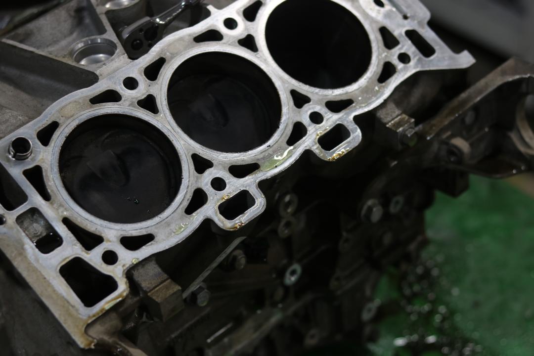 破烂的车变成新车,破烂的车子翻新