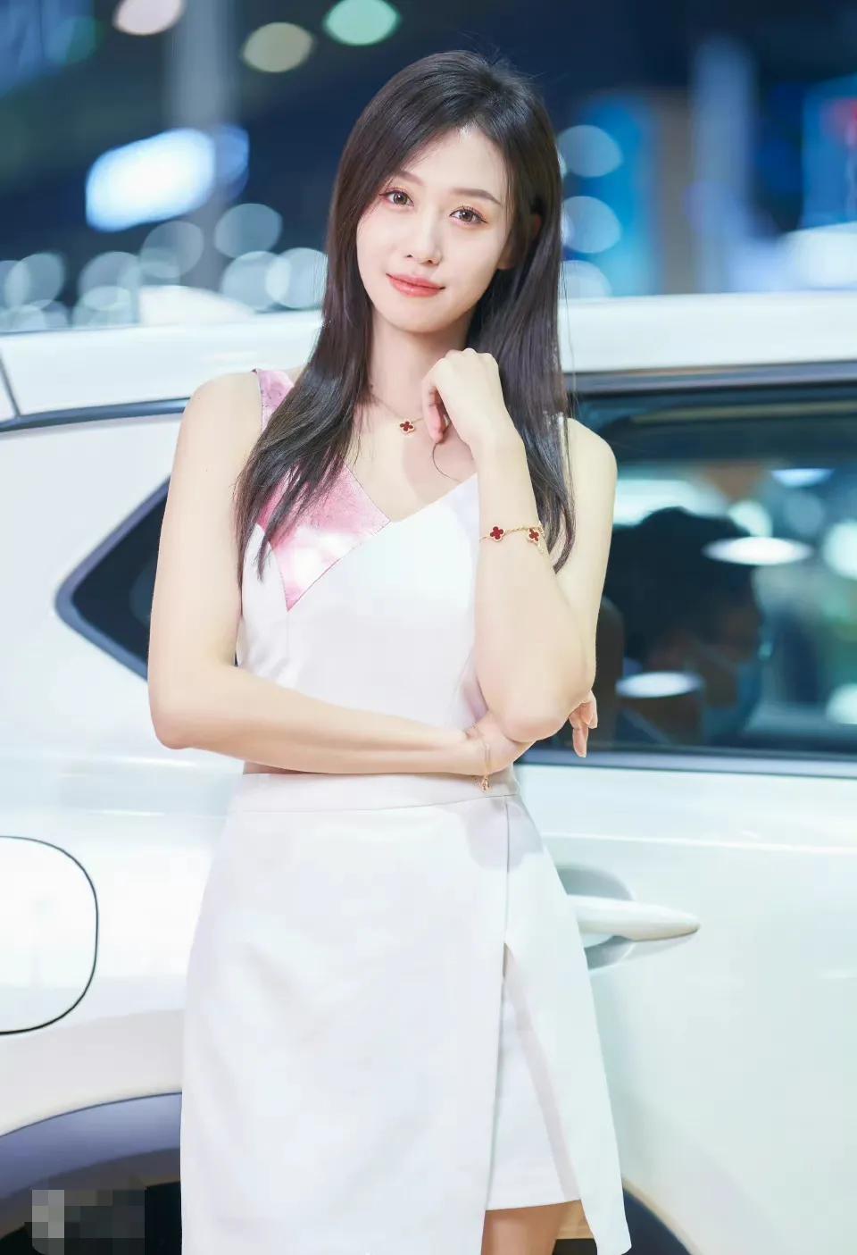 最有亲和力的车模,兄弟们帅车集合