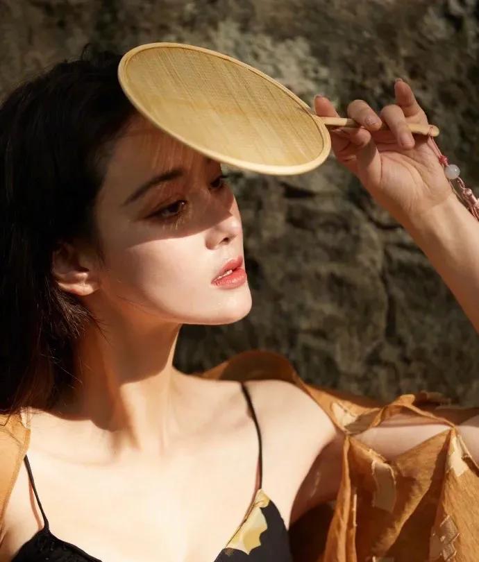 何洁张馨予最新视频,张馨予与何洁两个人的照片