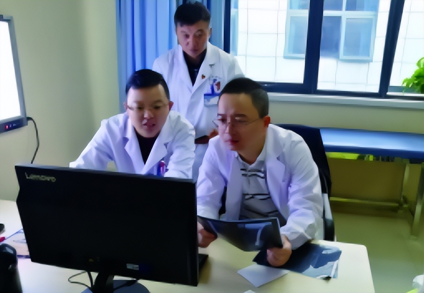 捐五次精子猝死索赔400万打官司,博士11天捐5次精子死亡具体死因