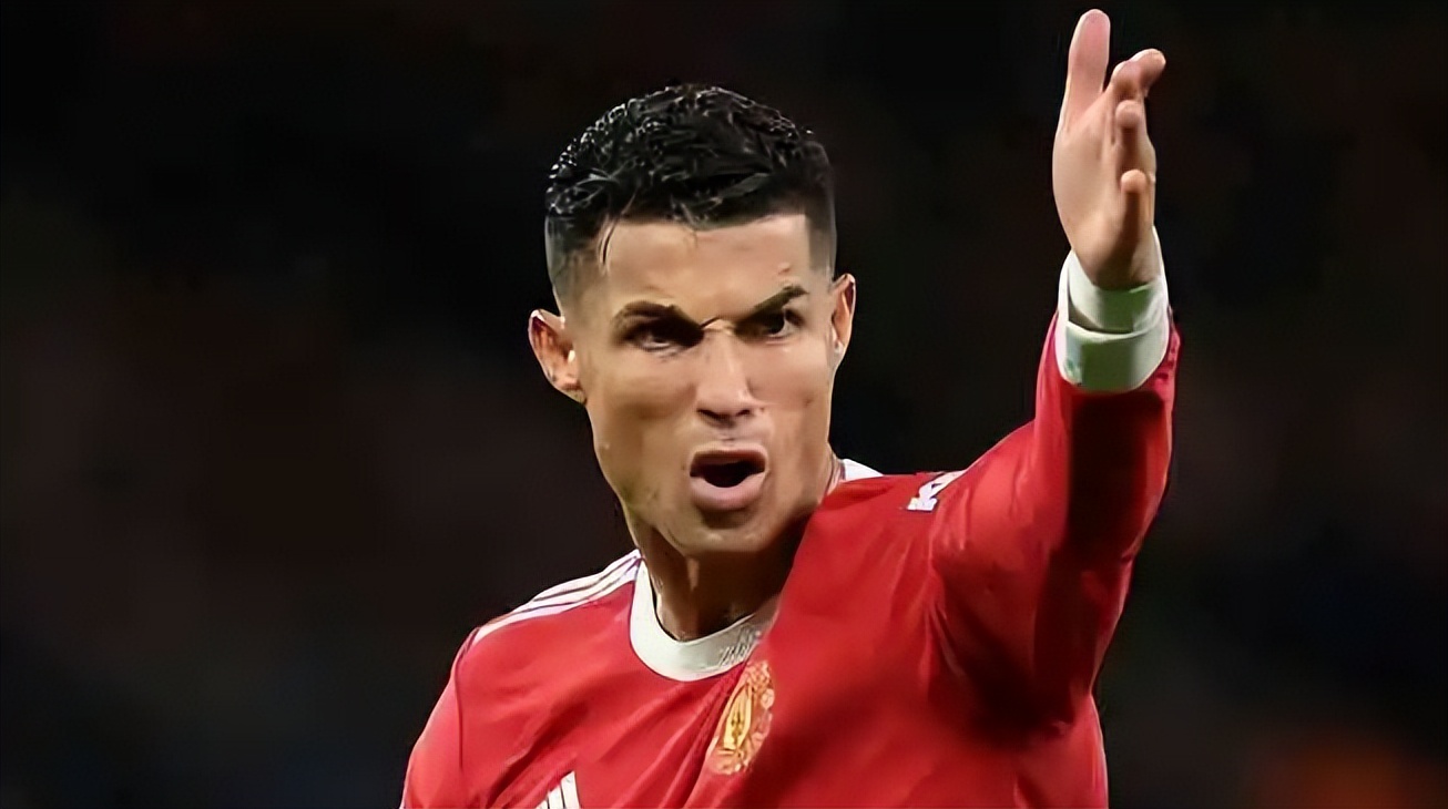 c罗加盟英超劲旅,4600万镑签5年曼城续约b席