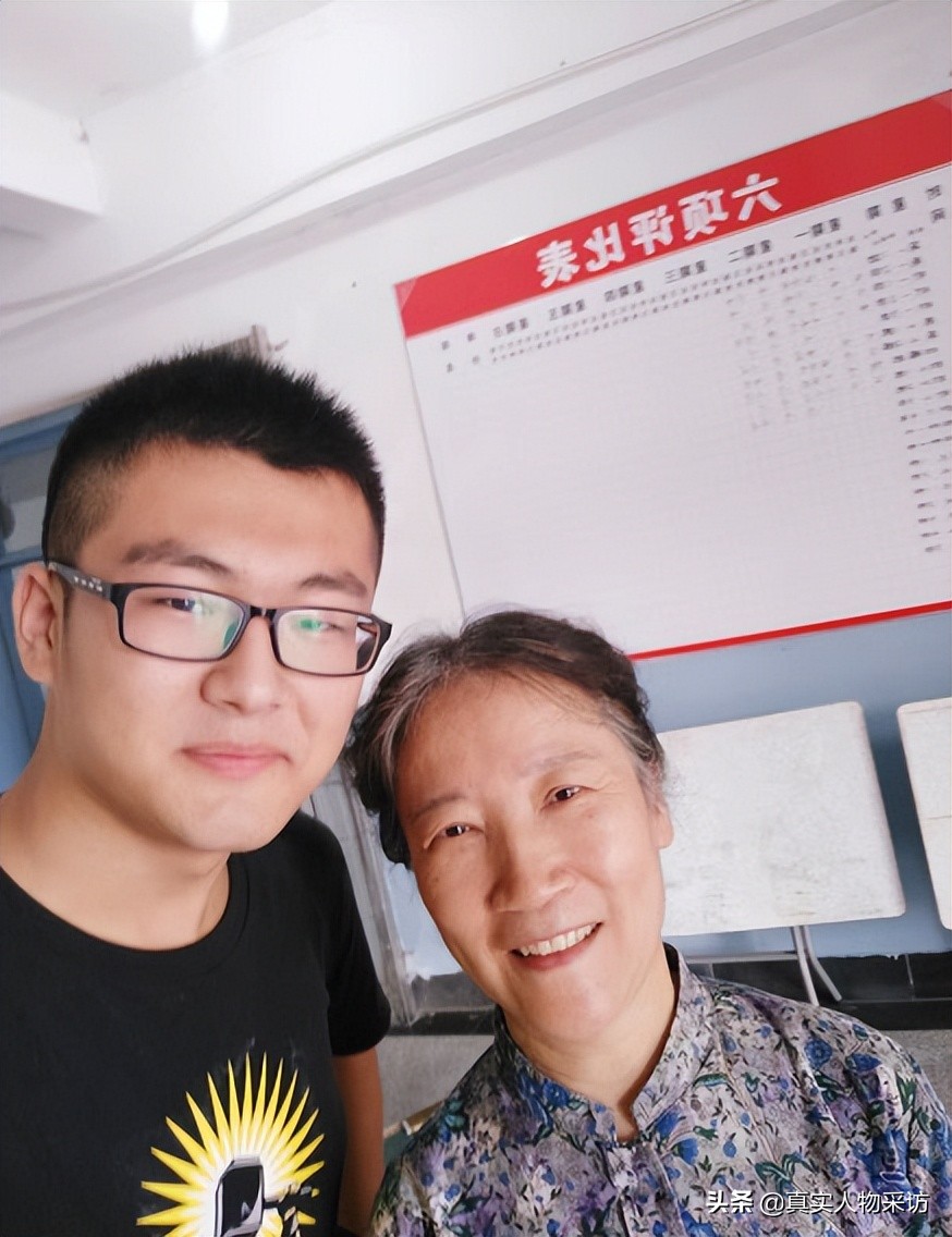 我，90后，为逃离原生家庭患上梦游症，如今当游泳教练被孩子喜欢