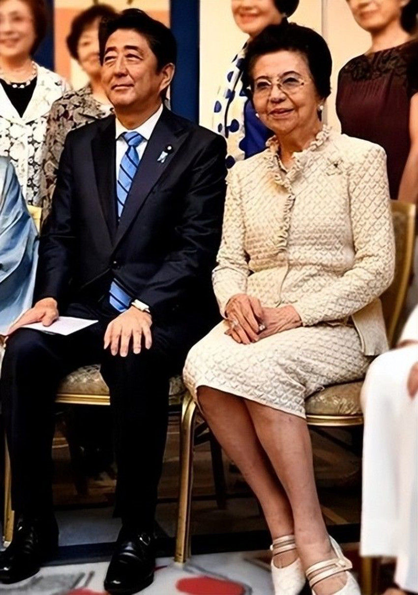 安倍昭惠今天情况,日本各界评价安倍昭惠