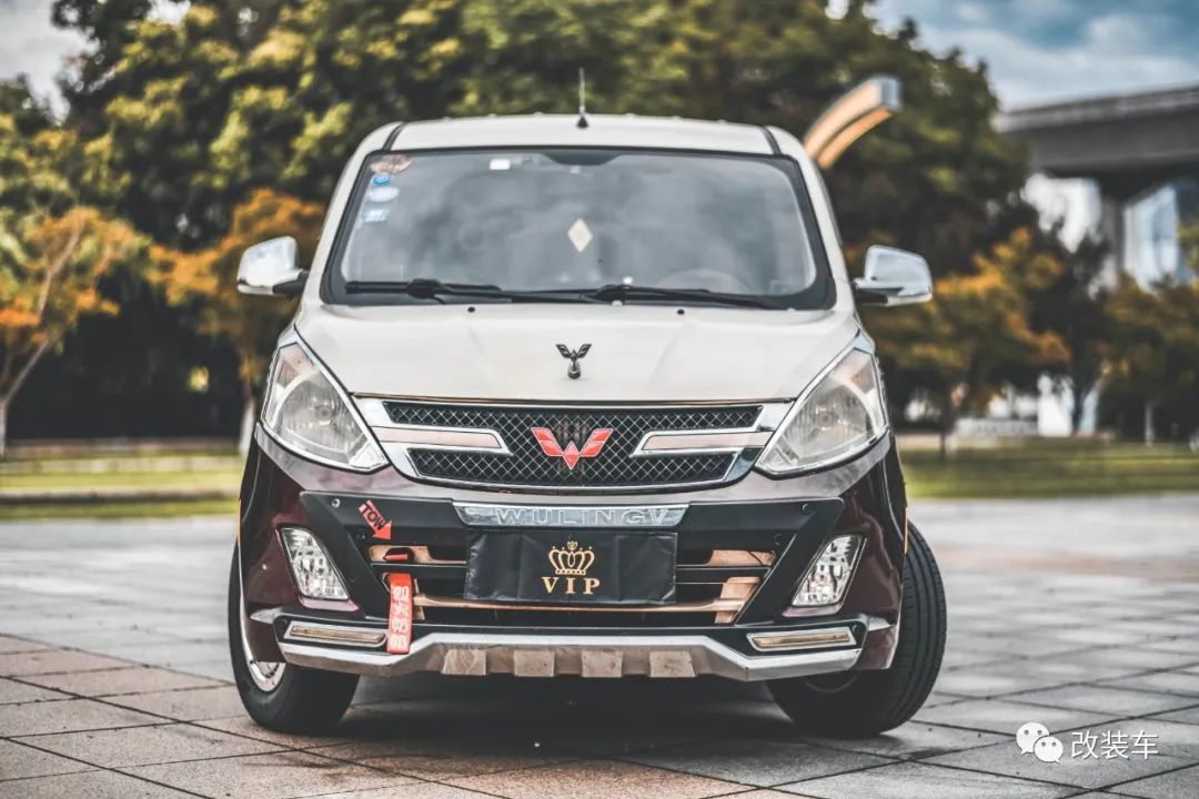 五菱荣光v七座变四座,五菱荣光v新款五座