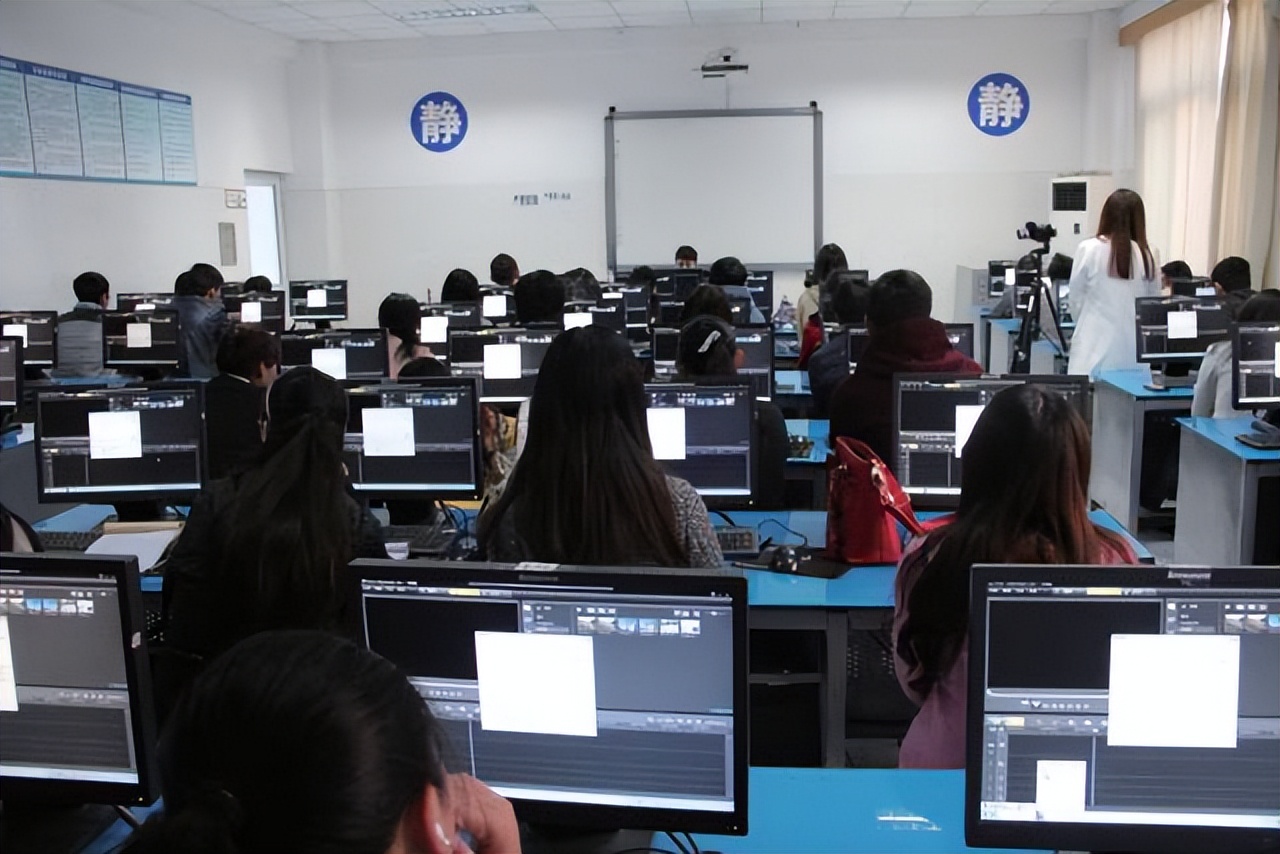 探索商海，畅游国际——国际商贸学院