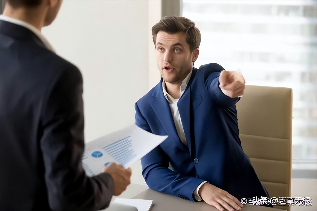 如何应对领导利用职权甩锅,领导利用权力欺负老实人该怎么办