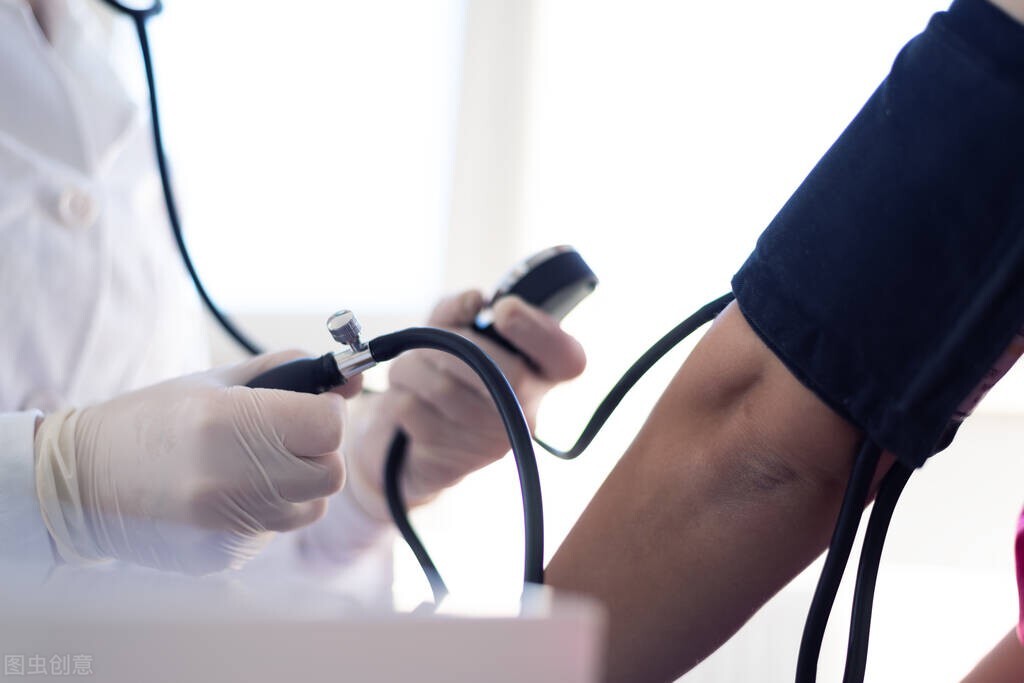 6个症状提示脑供血不足，医生提醒：不想脑梗或痴呆，做好4件事