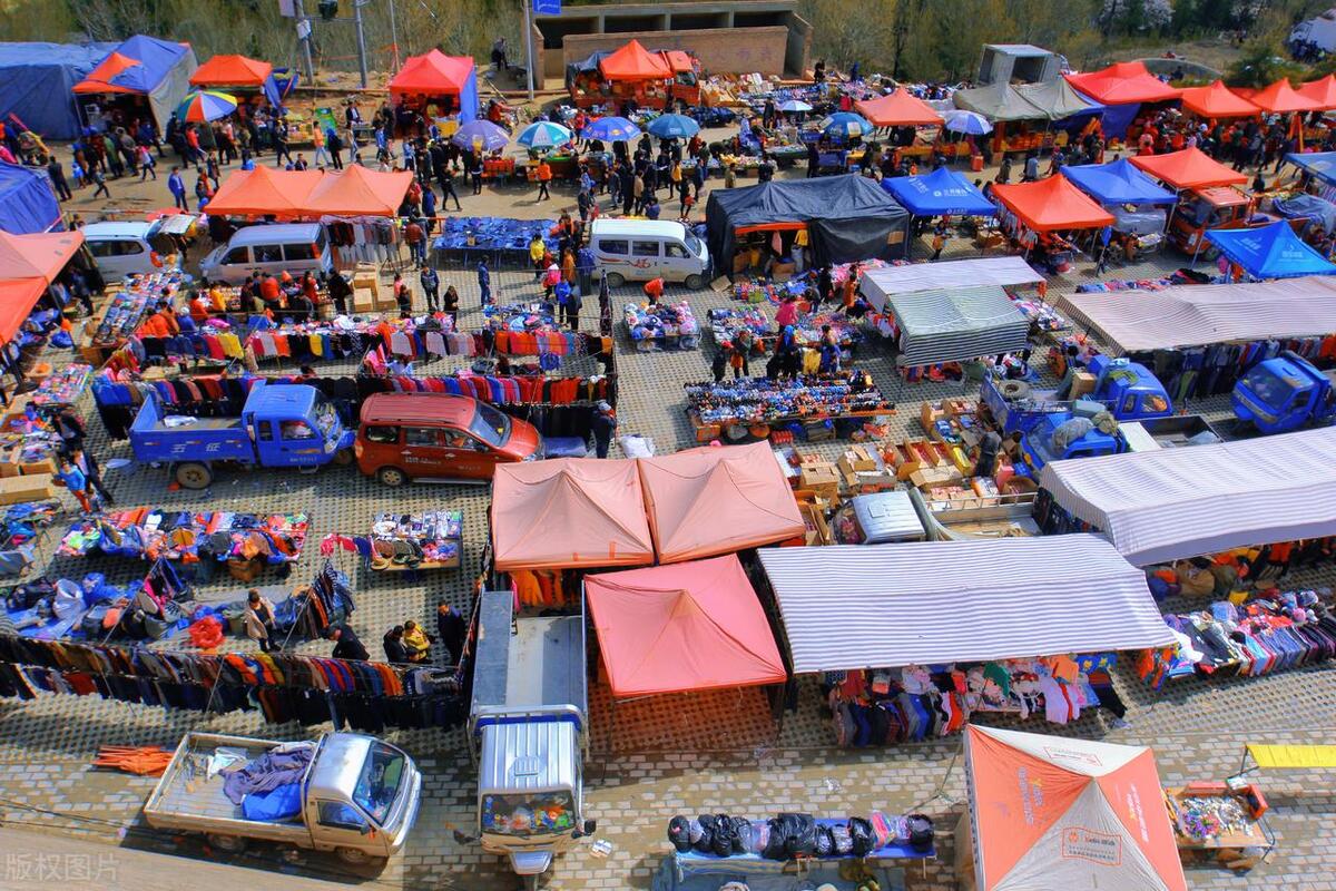 在农村集市卖什么产品,农村集市上摆摊卖的东西有假货吗