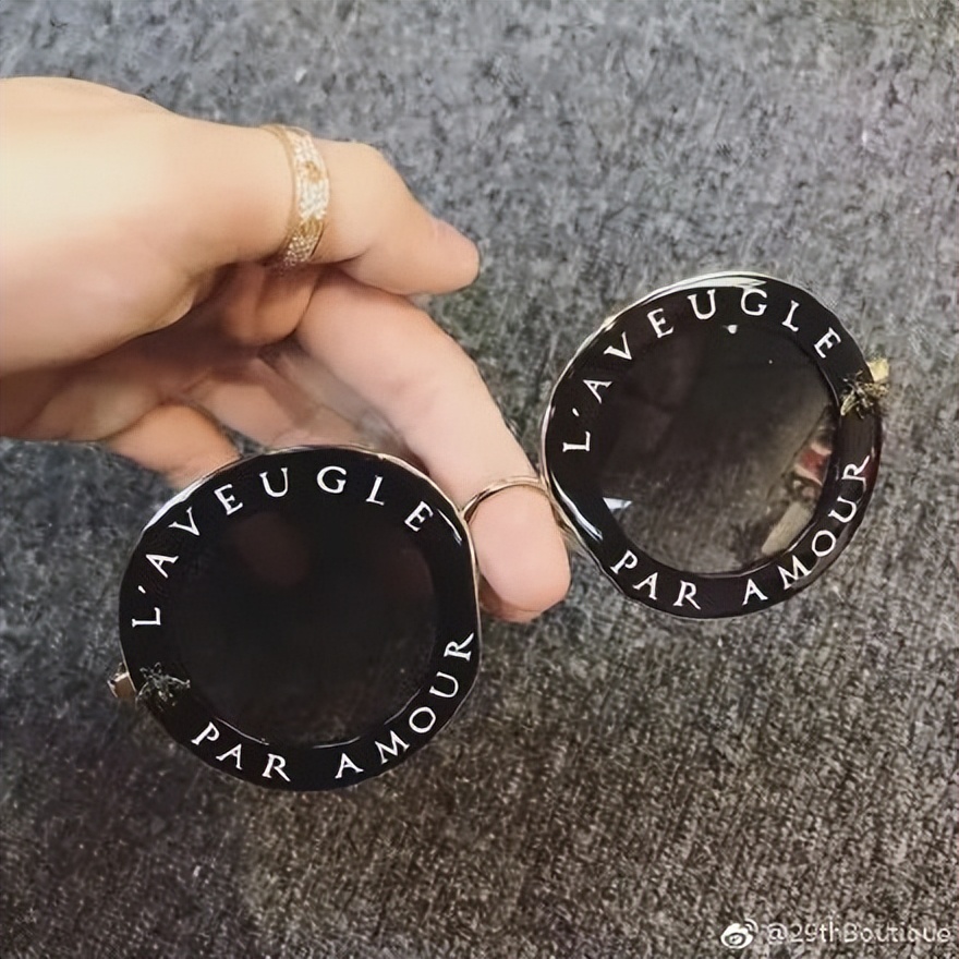 gucci是什么品牌眼镜,gucci眼镜有款红边框的眼镜