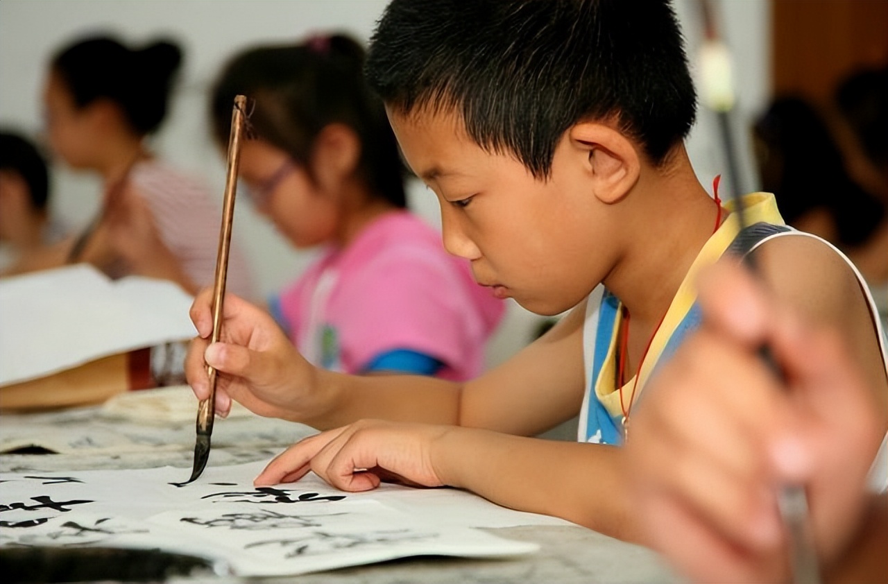 不给孩子报兴趣班就输在起跑线吗,家长要不要给学前儿童报兴趣班