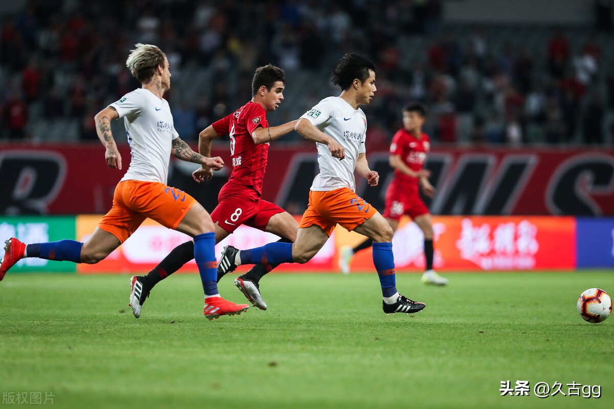 哈维尔赛后遭记者怒问,哈维尔向球迷道歉视频