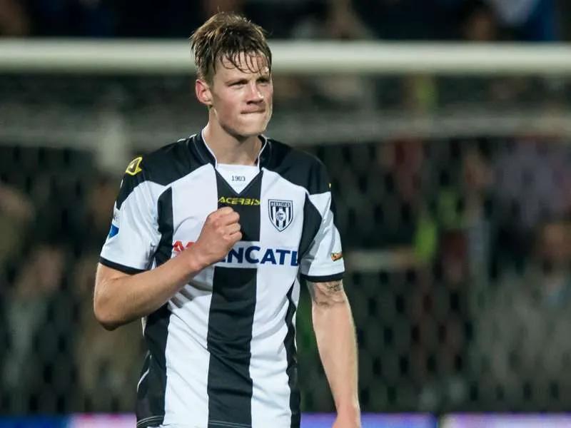 韦霍斯特个人资料,高中锋韦格霍斯特