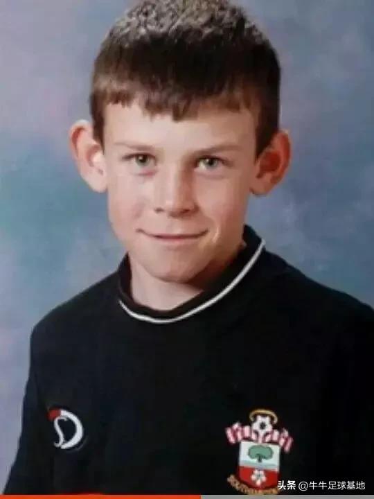 足球明星年轻与现在照片对比,足球明星小时候纪录片
