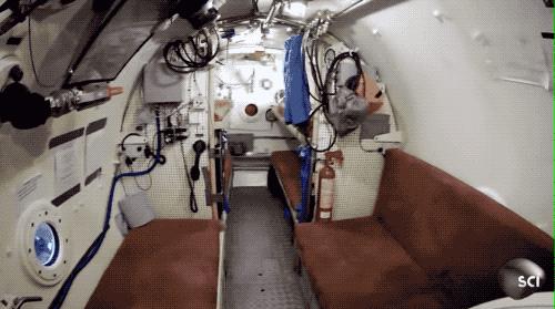 年薪10万每天加班你愿意干吗,月薪20万一天赚多少