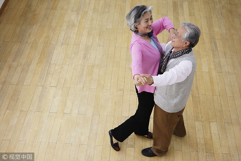 为什么现在一些老人不敢在子女面前说话？一个老人说了心里话