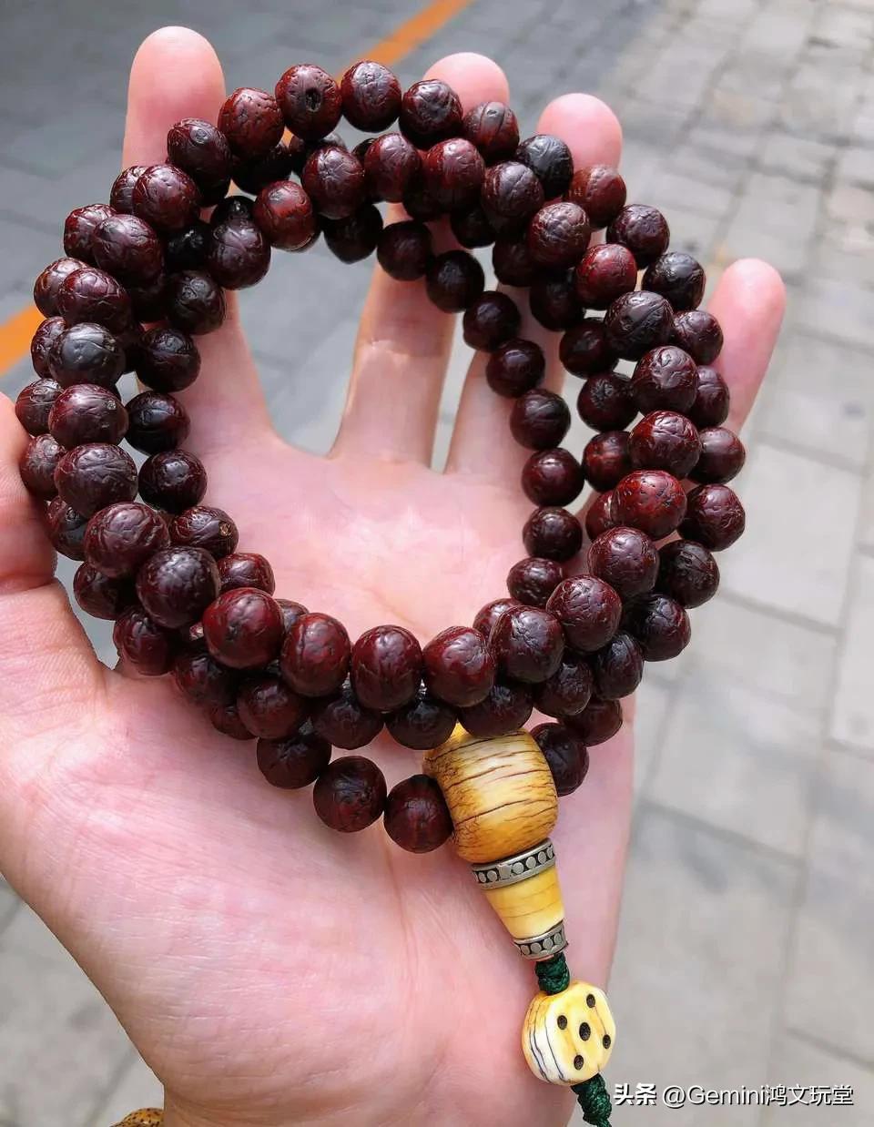 星月菩提和翡翠手串哪个好,星月菩提和菩提根哪个容易盘