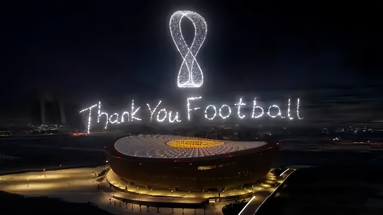 给奶奶“造”了一架天梯,靠*药火**爆炸作画,全球最会“玩火”的人