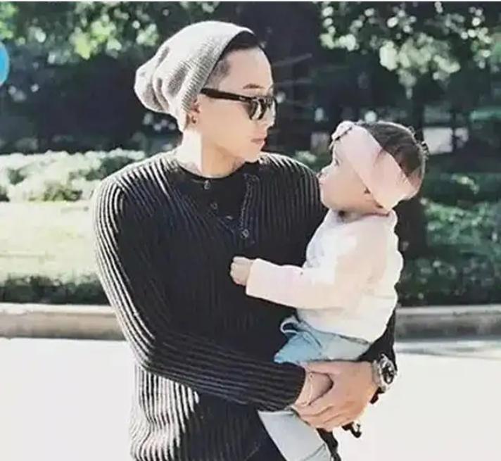 5年前，花50万买精子生下五国混血儿的叶海洋，勇敢地活出了自我